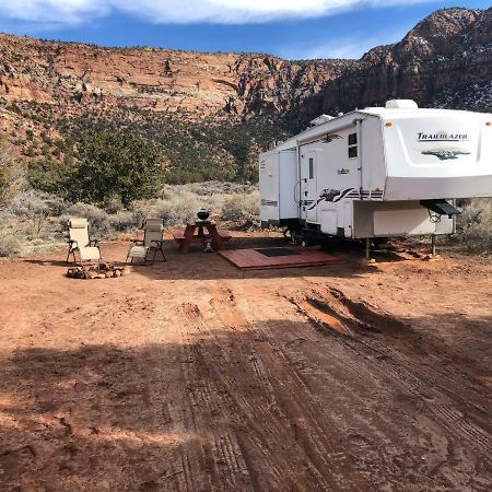 ホテルCamp Valhalla At Zion Colorado City エクステリア 写真
