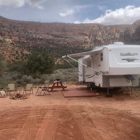 ホテルCamp Valhalla At Zion Colorado City エクステリア 写真