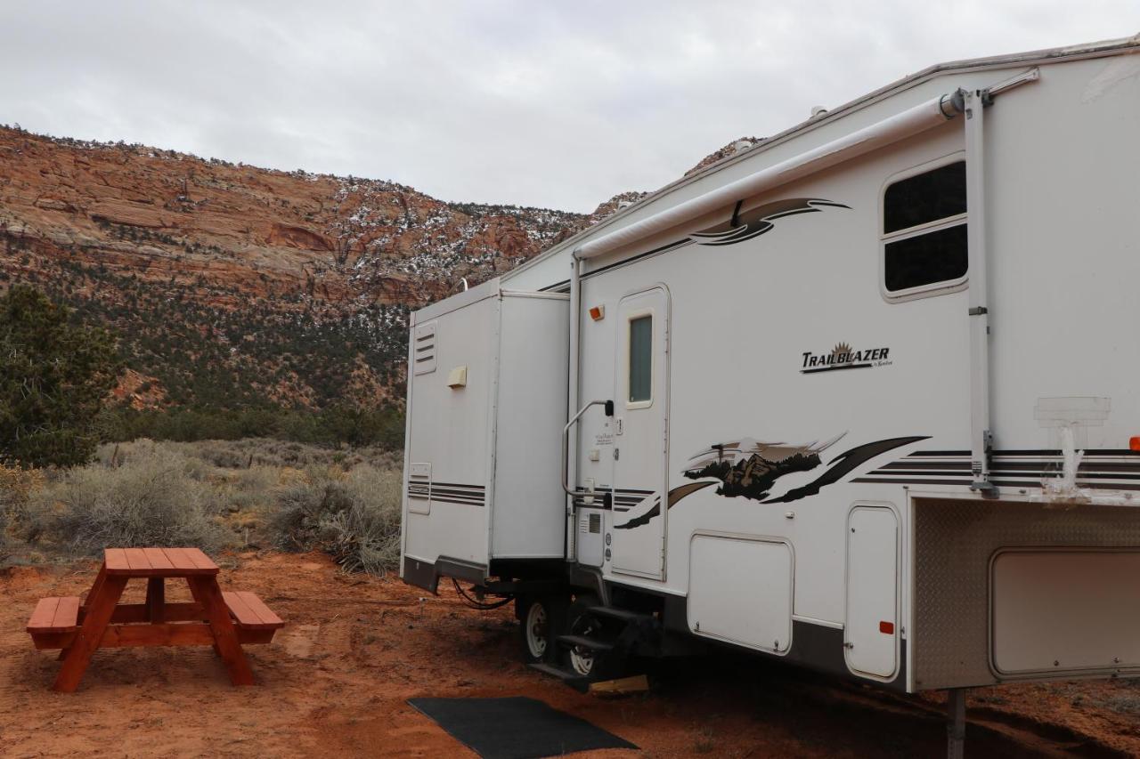 ホテルCamp Valhalla At Zion Colorado City エクステリア 写真