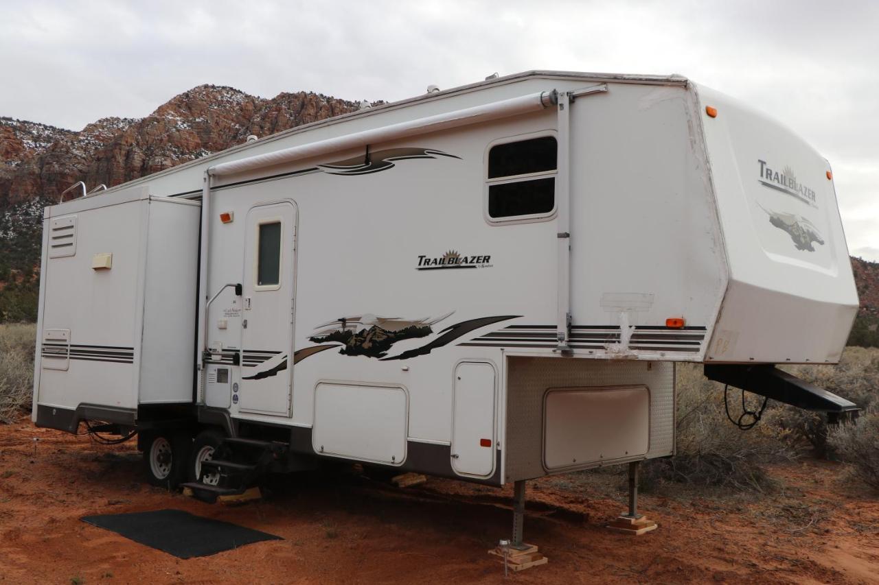 ホテルCamp Valhalla At Zion Colorado City エクステリア 写真