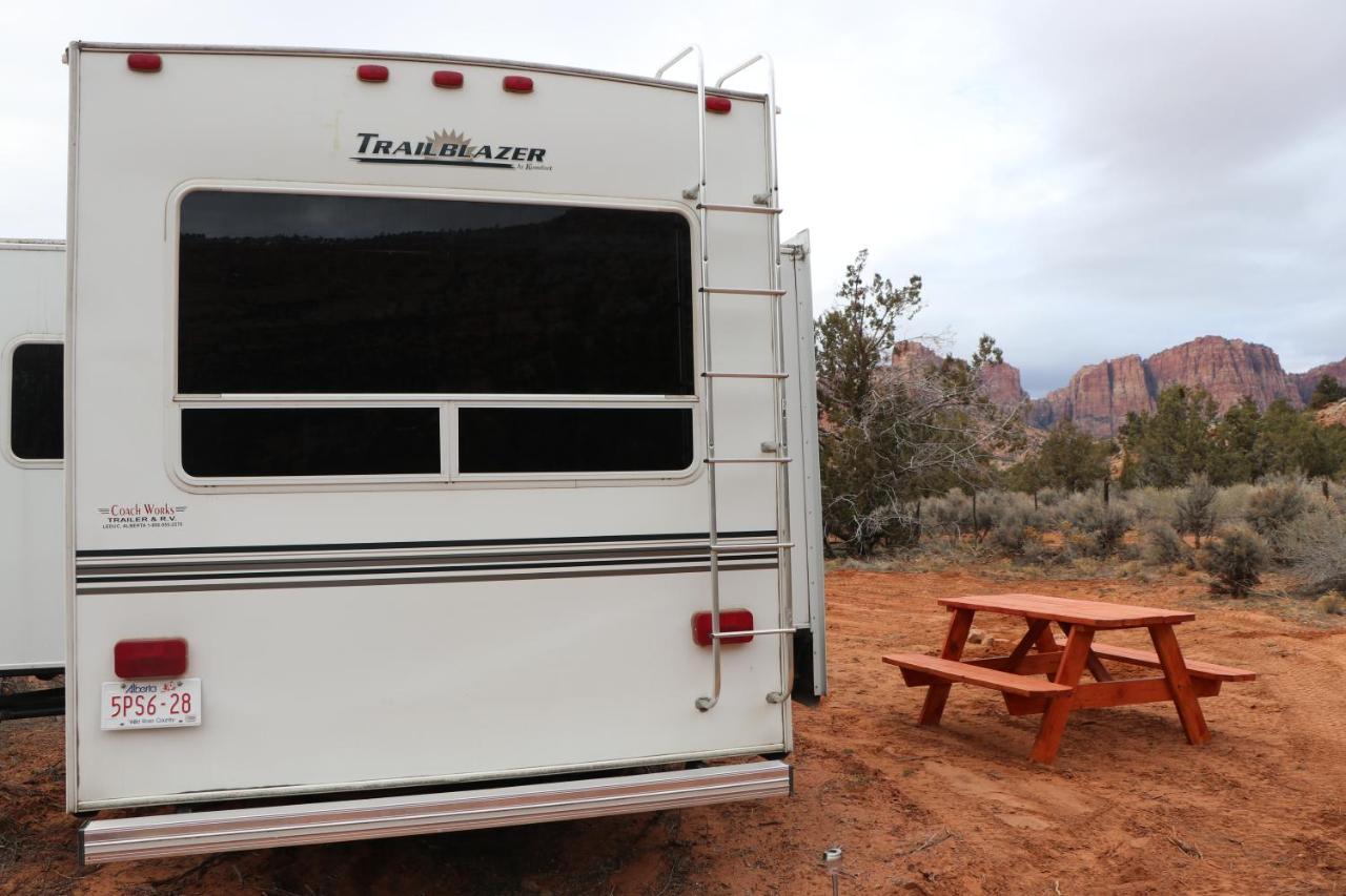 ホテルCamp Valhalla At Zion Colorado City エクステリア 写真